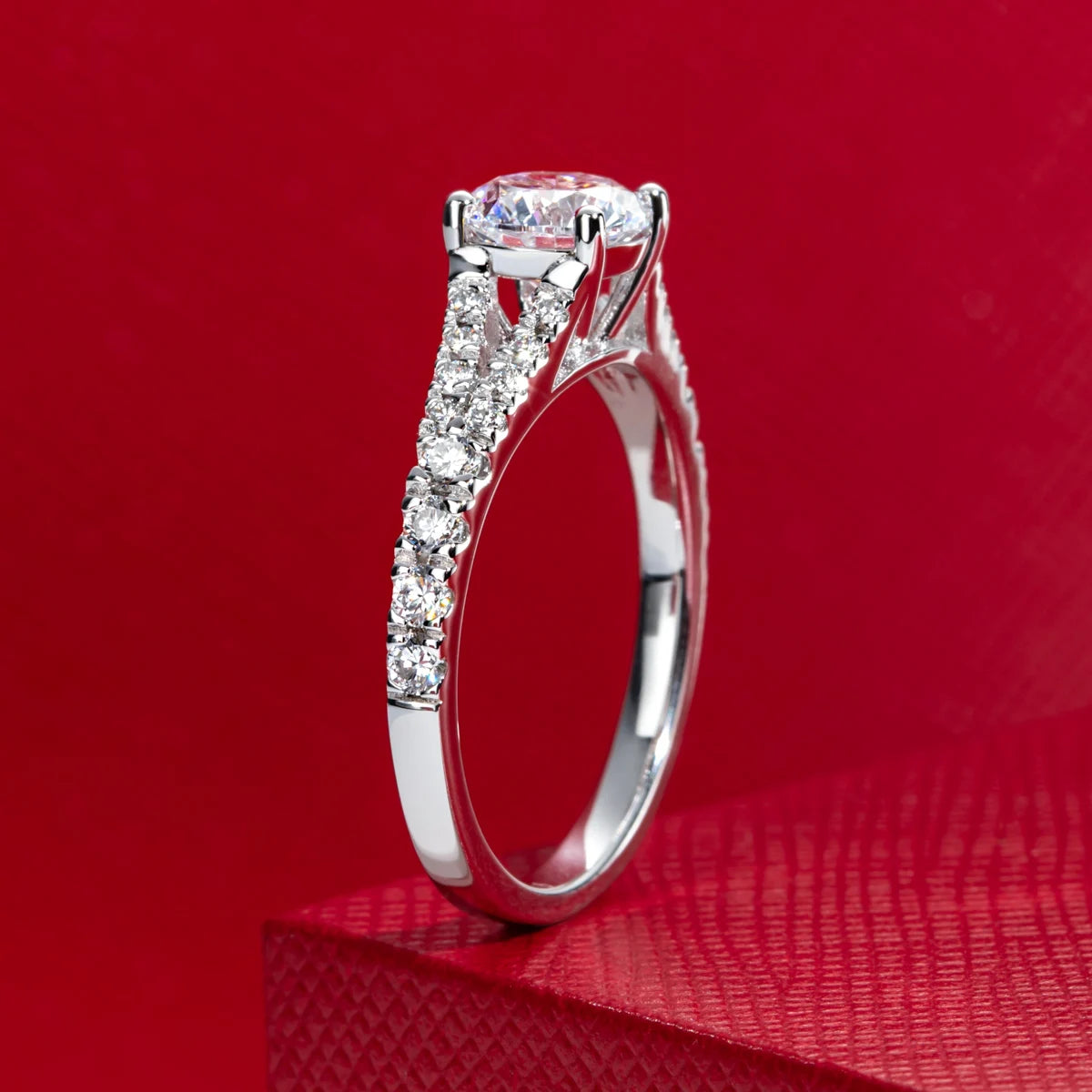 1 CT D Color VVS2 Lab Grown Diamond Engagement Ring