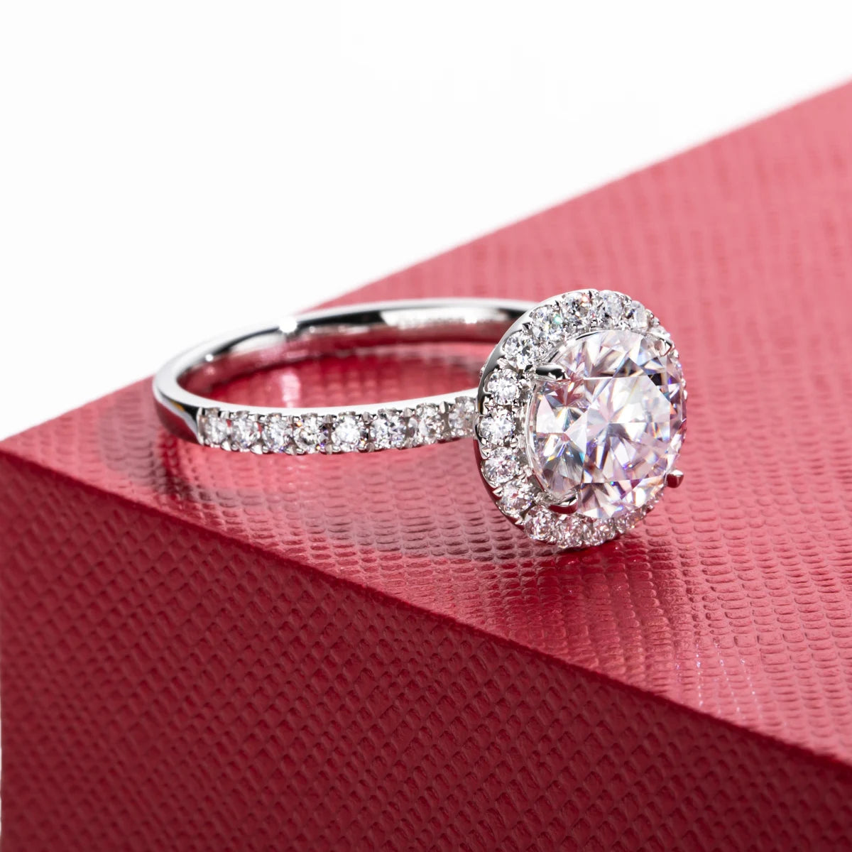 2 CT Round Cut Moissanite Halo Engagement Ring