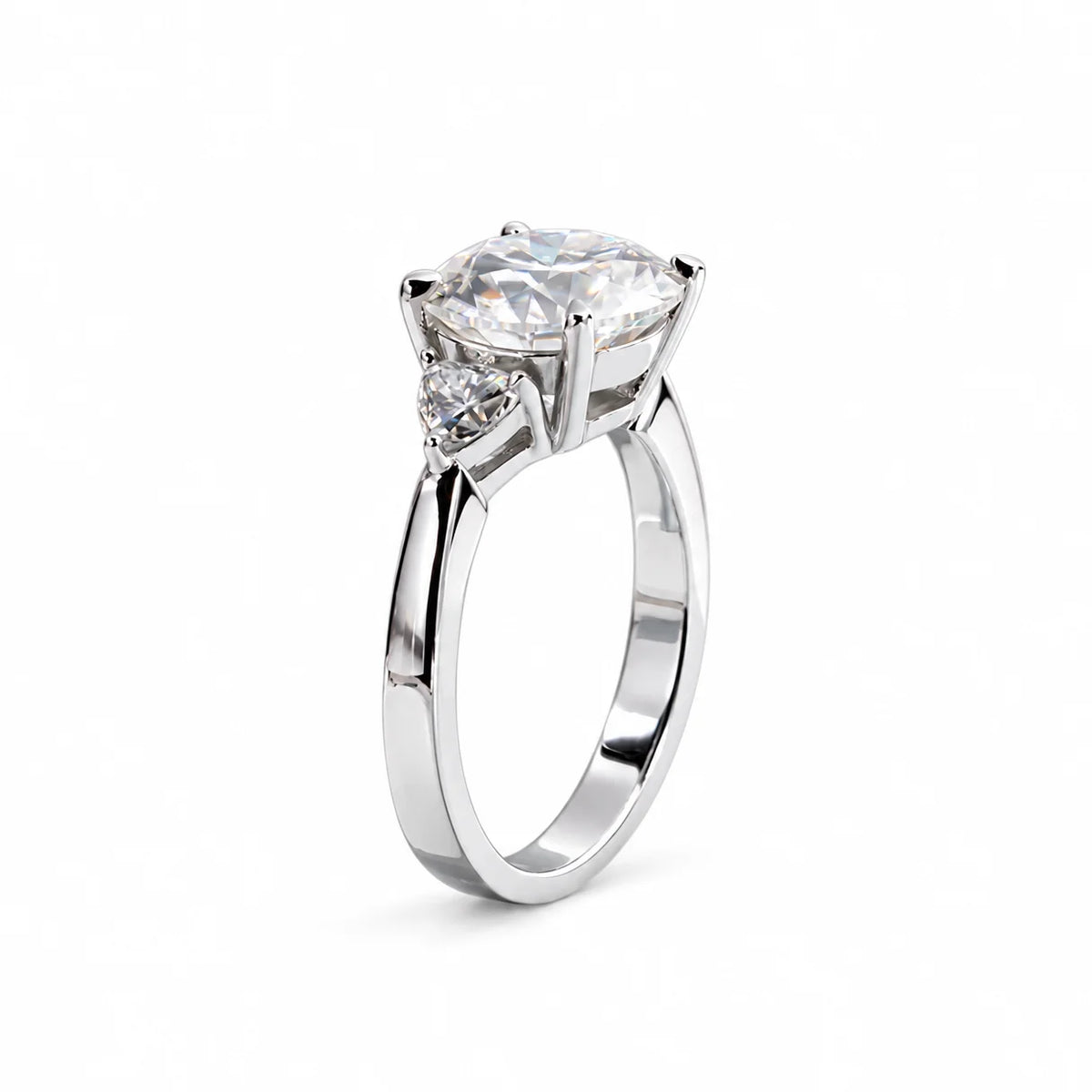 4.6 CTTW Round Cut Moissanite Engagement Ring
