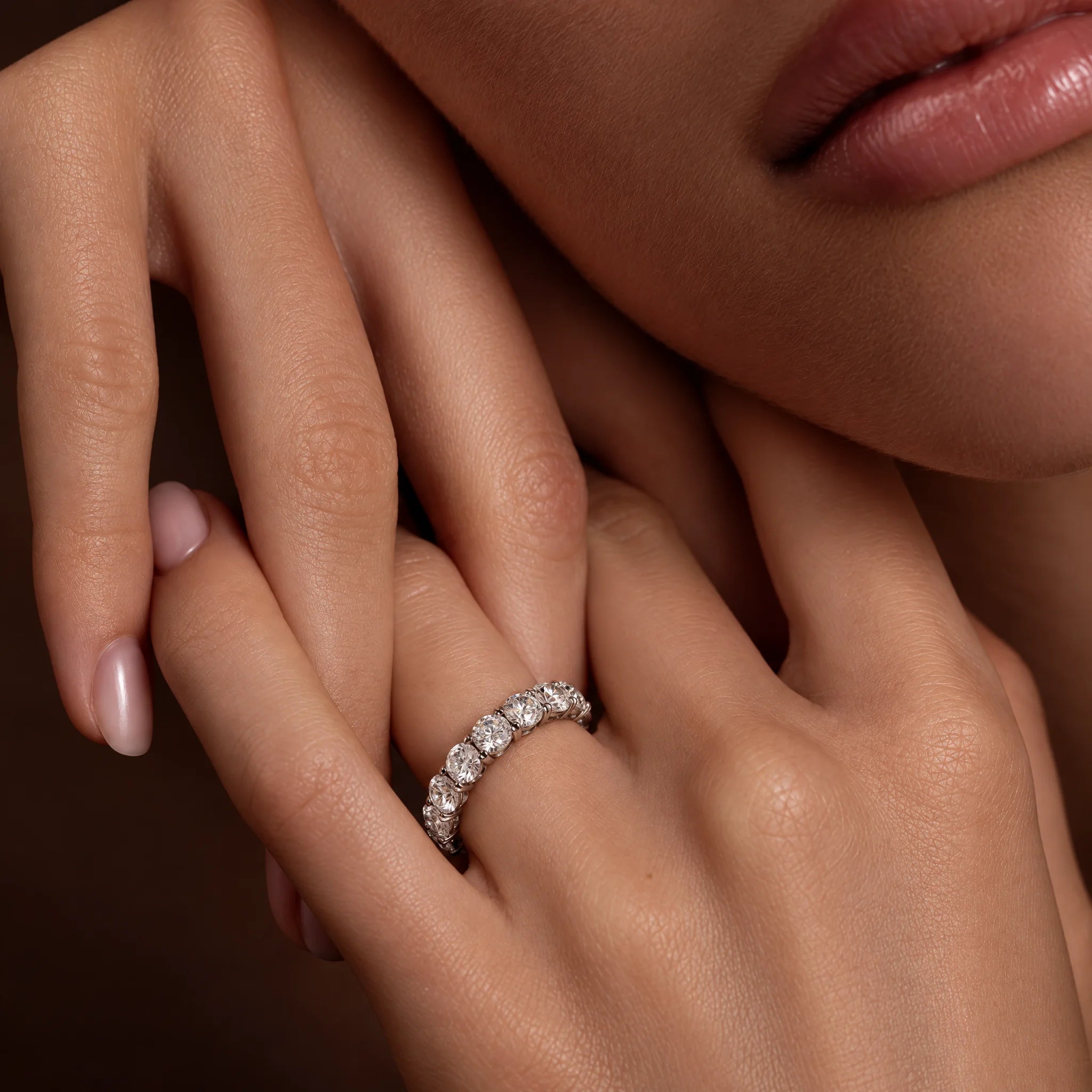 4 MM Heart & Round Cut Moissanite Wedding Band