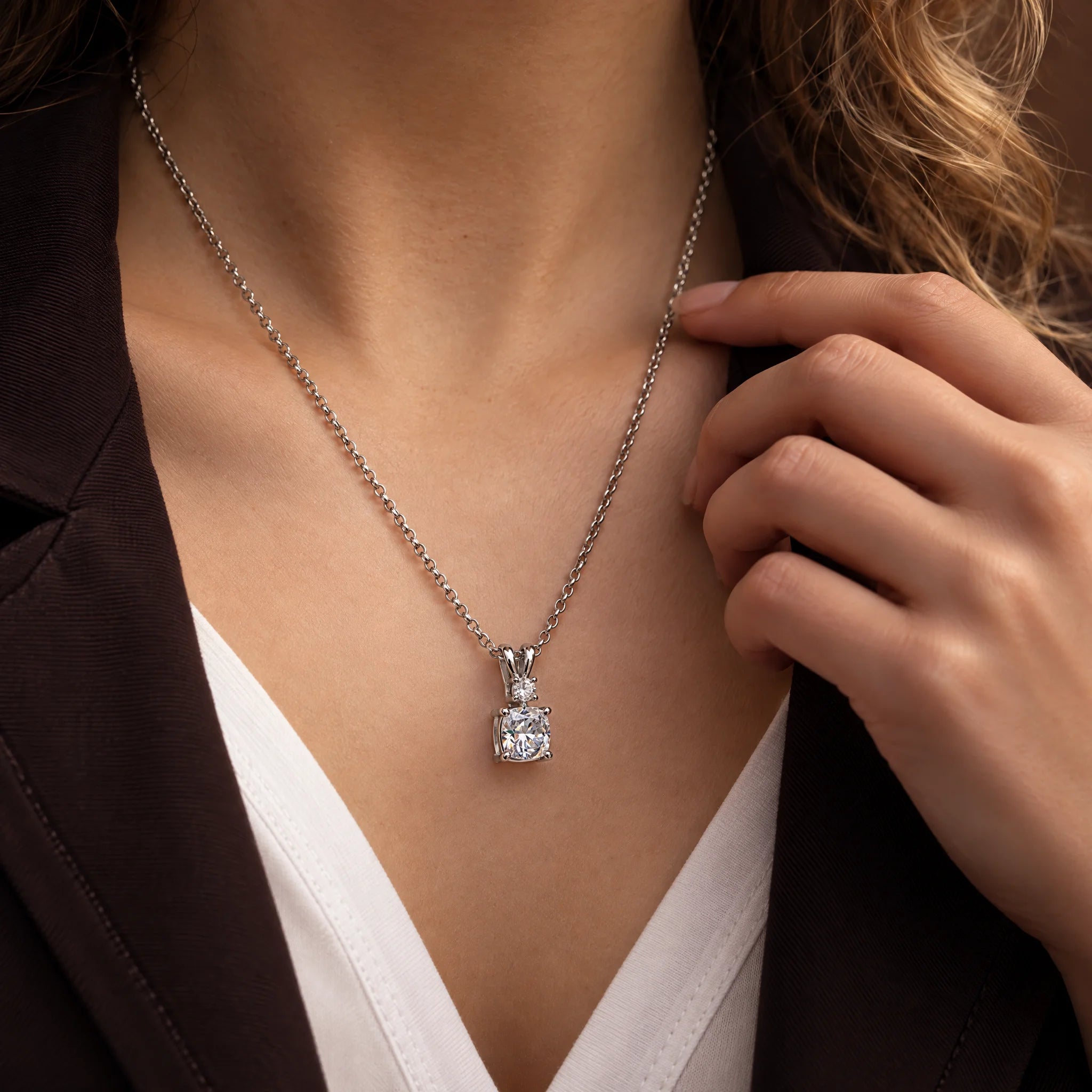 2CT/2.5CT Cushion Cut Moissanite Pendant Necklace