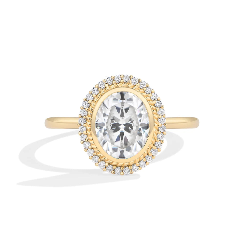 2 CT Oval Cut Halo Moissanite Engagement Ring