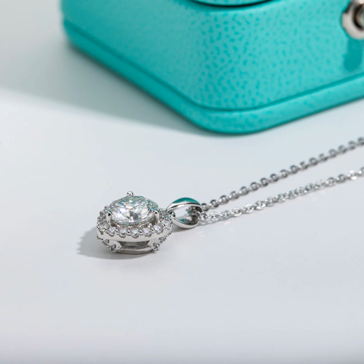 1ct D Color Heart Moissanite Pendant Necklace.