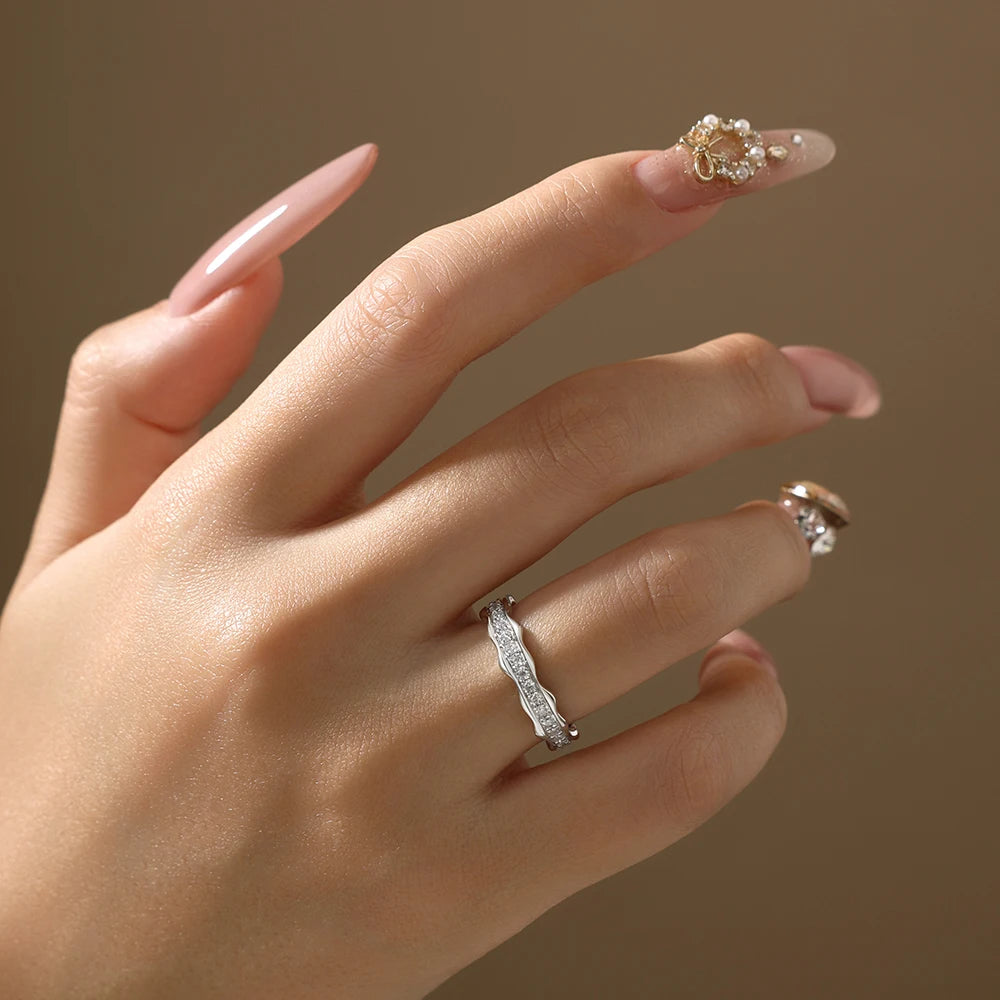 Full Moissanite Wavy Band Ring