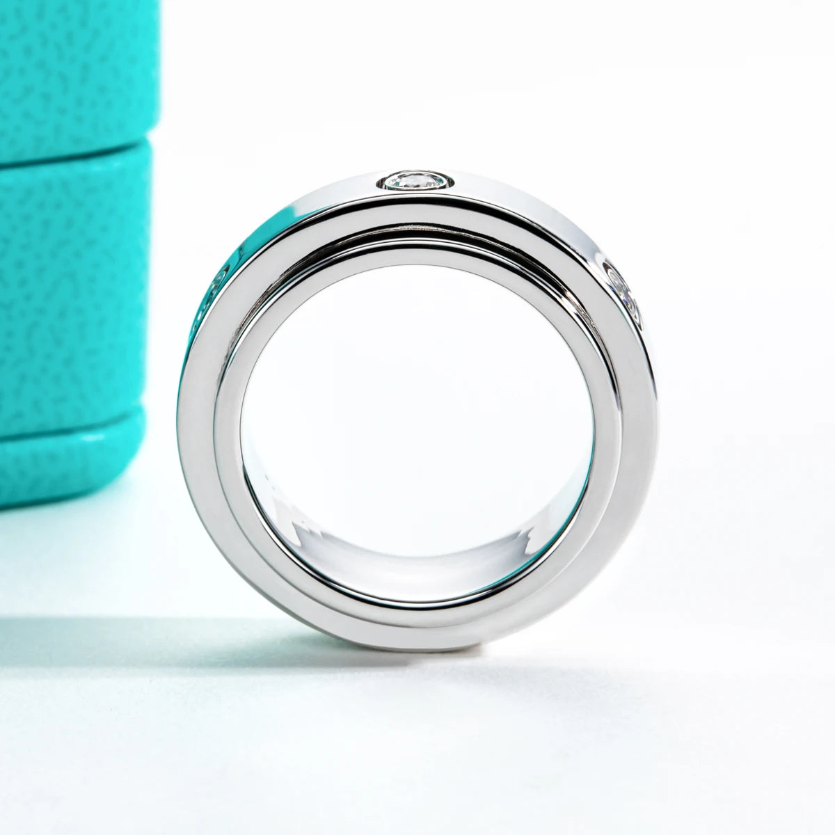 2.5MM VVS1 Moissanite Mens  Spinner Wedding Band