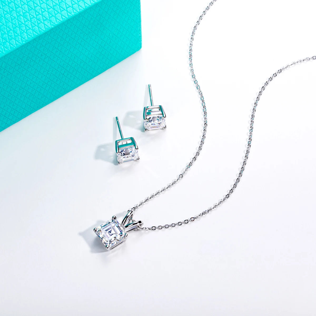 VVS1 Asscher Cut Moissanite Necklace & Earrings Set