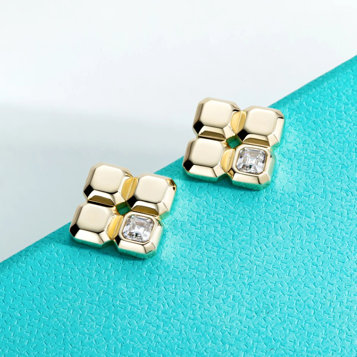 VVS1 Asscher Cut Moissanite Stud Earrings