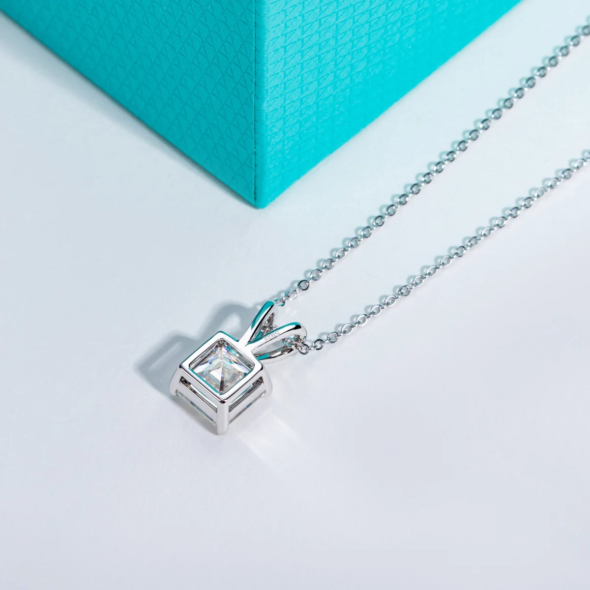 VVS1 D Color Asscher Cut Moissanite Pendant Necklace