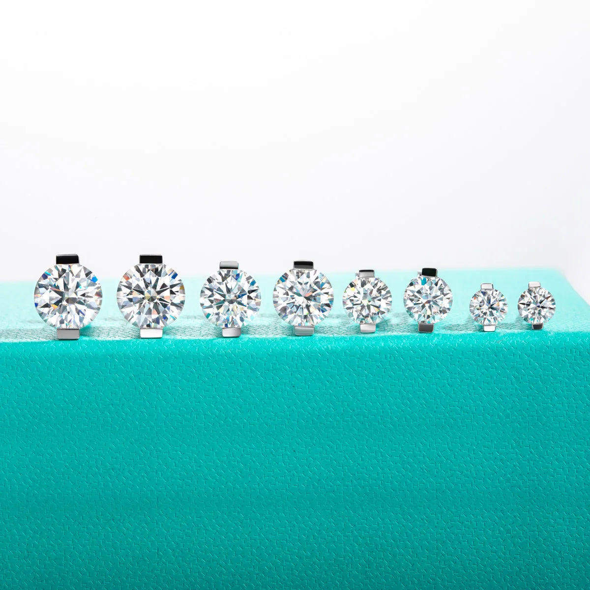 1CTTW - 6CTTW Round Cut Moissanites Stud Earrings