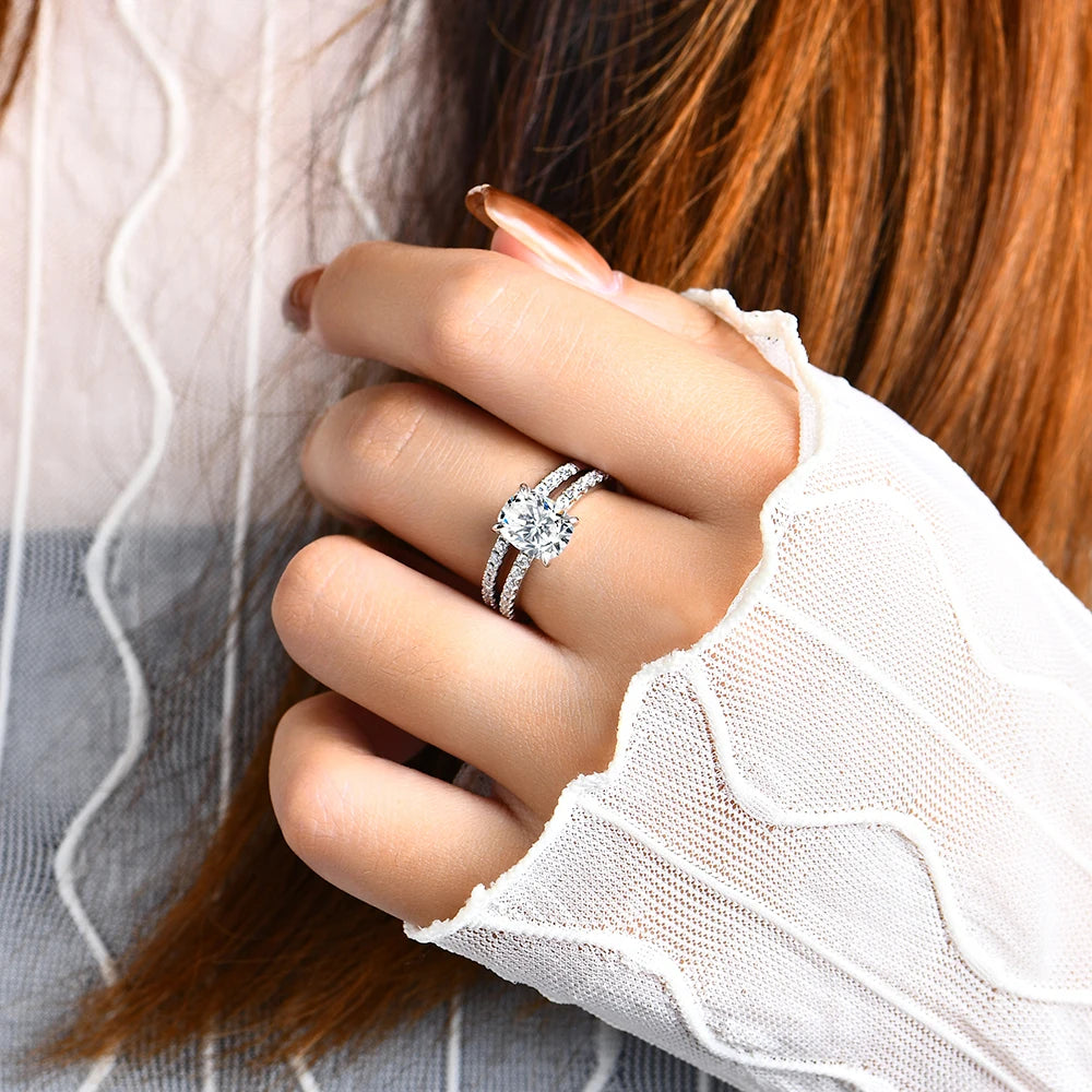 Oval Cut 3.5CT Moissanite Diamond Ring.