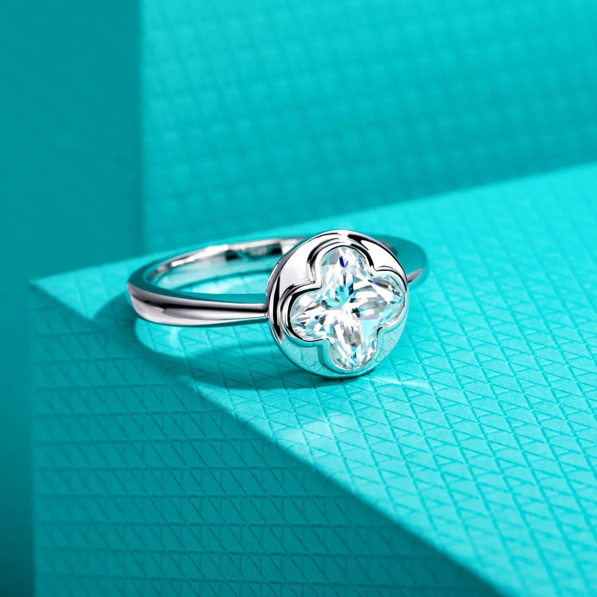 2 CT Four-Leaf Clover Moissanite Engagement Ring