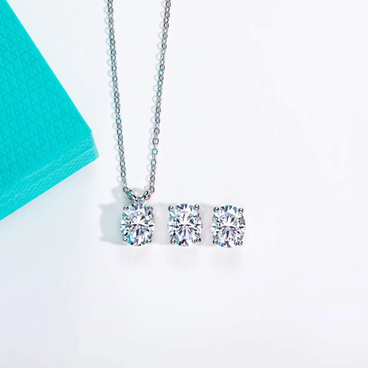 VVS 1 Oval Cut Moissanite Necklace & Earring Set