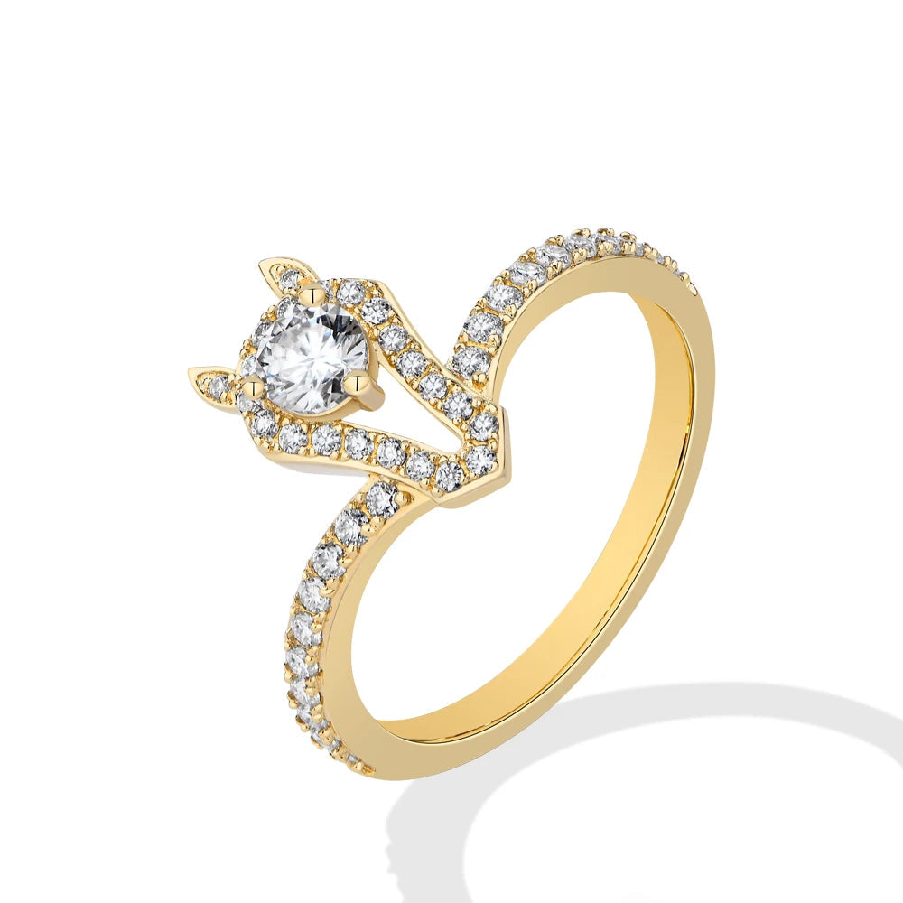 Horsehead Center Round Cut Moissanite Ring