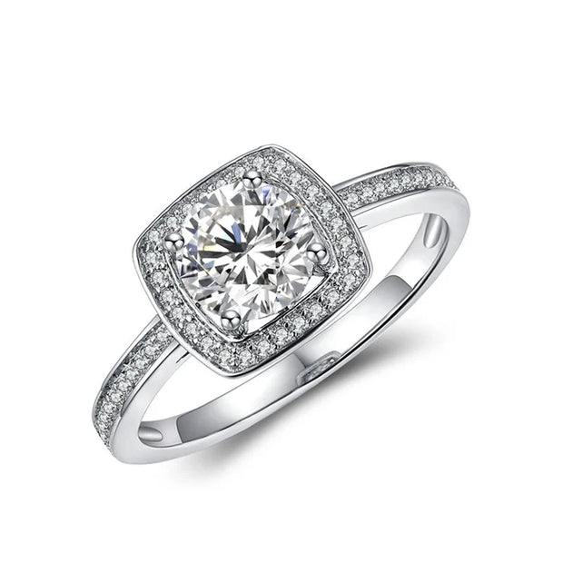 VVS1 D Color 1CT Moissanite Engagement Ring.