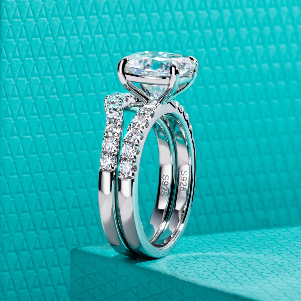 3.64 CTTW Oval Cut Moissanite Bridal Ring Set