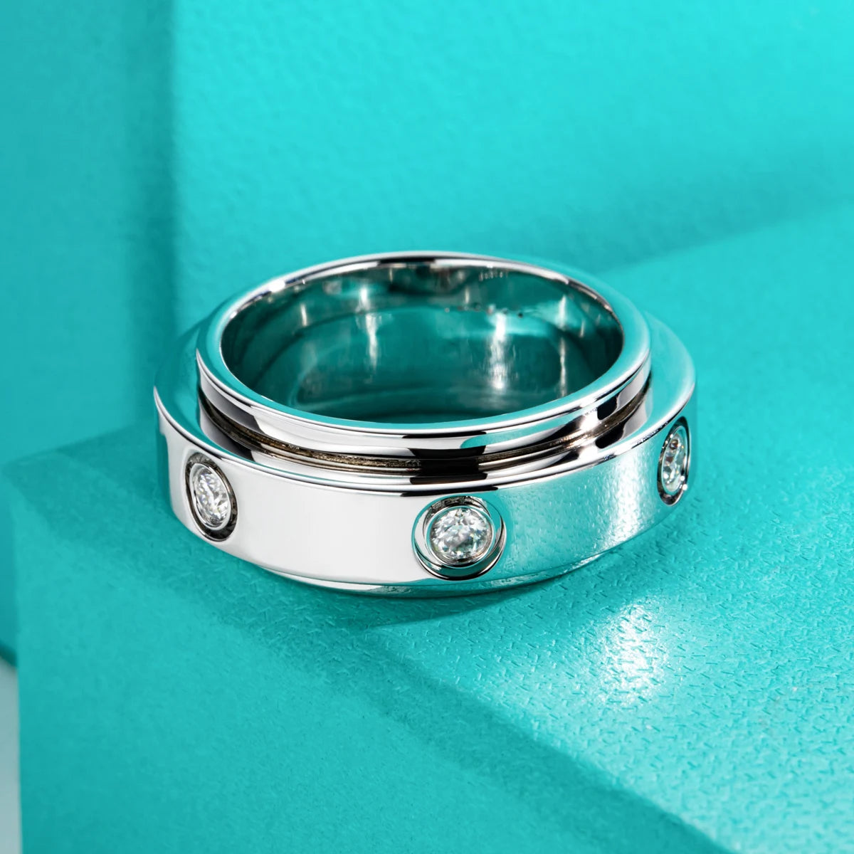 2.5MM VVS1 Moissanite Mens  Spinner Wedding Band