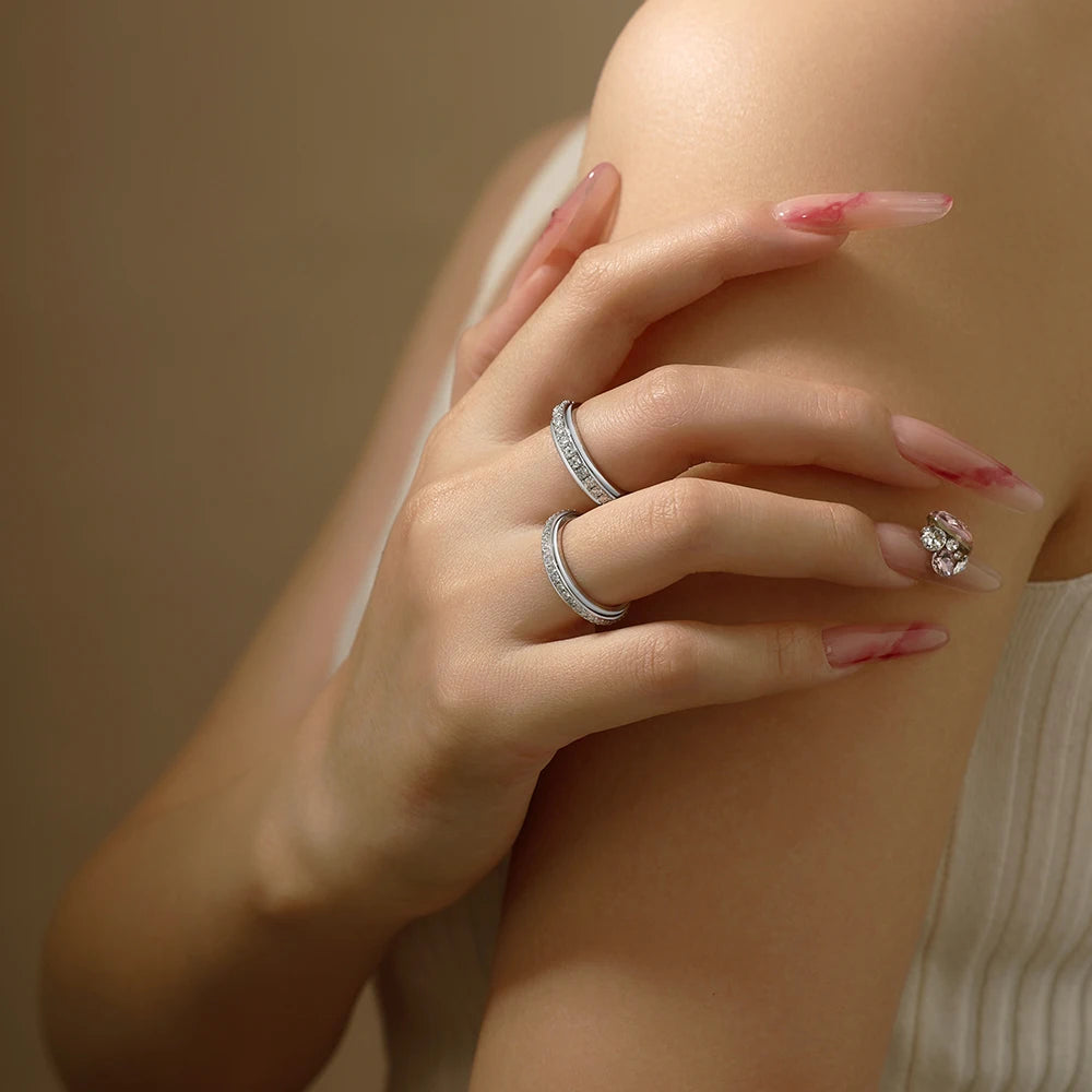 VVS1 Rotating Fidget Moissanite Ring
