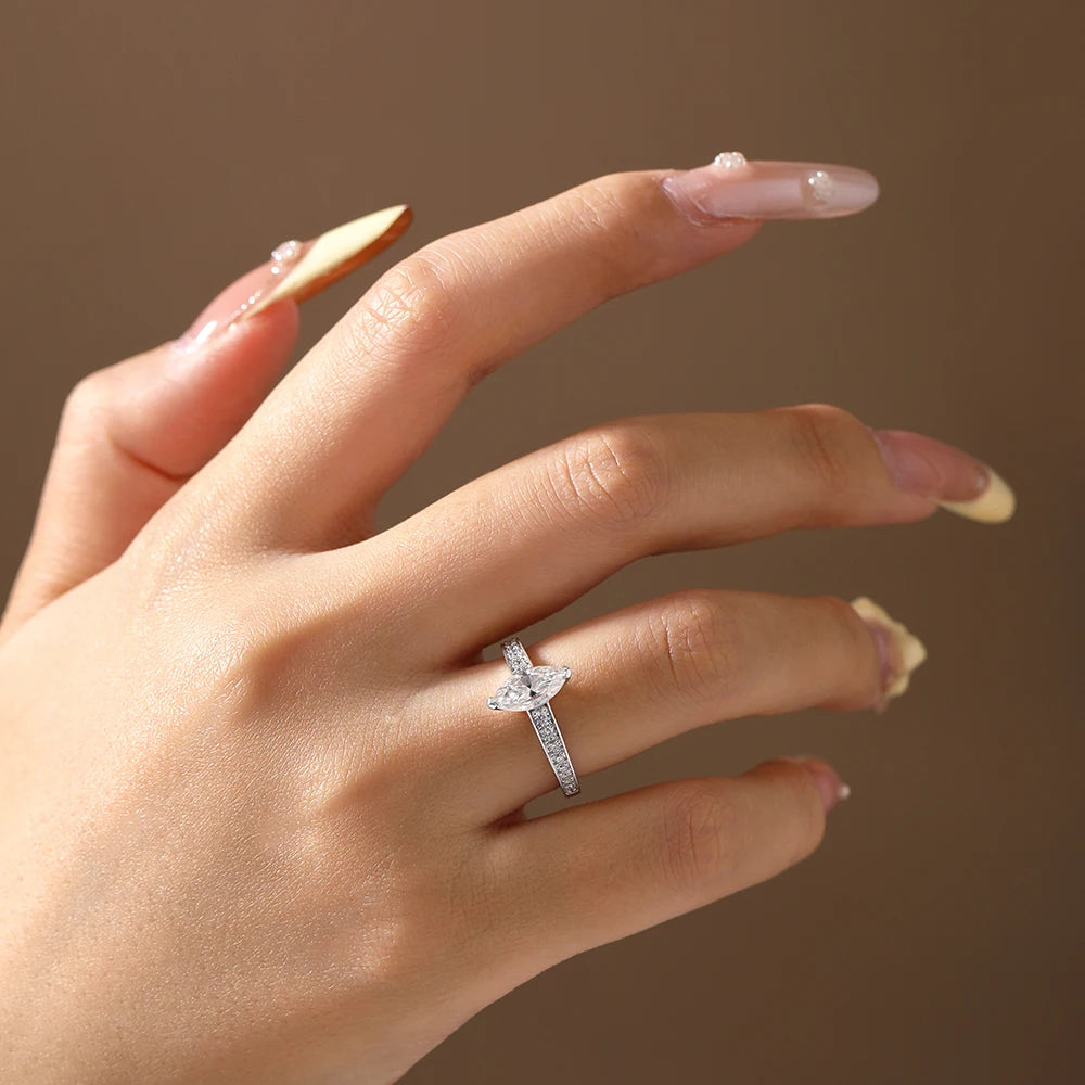 1 CT Marquise Cut Moissanite Engagment Ring