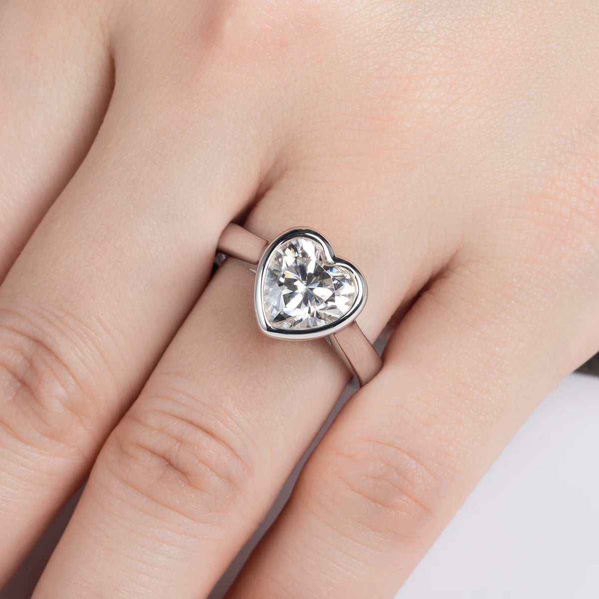 2 CT Four-Leaf Clover Moissanite Engagement Ring