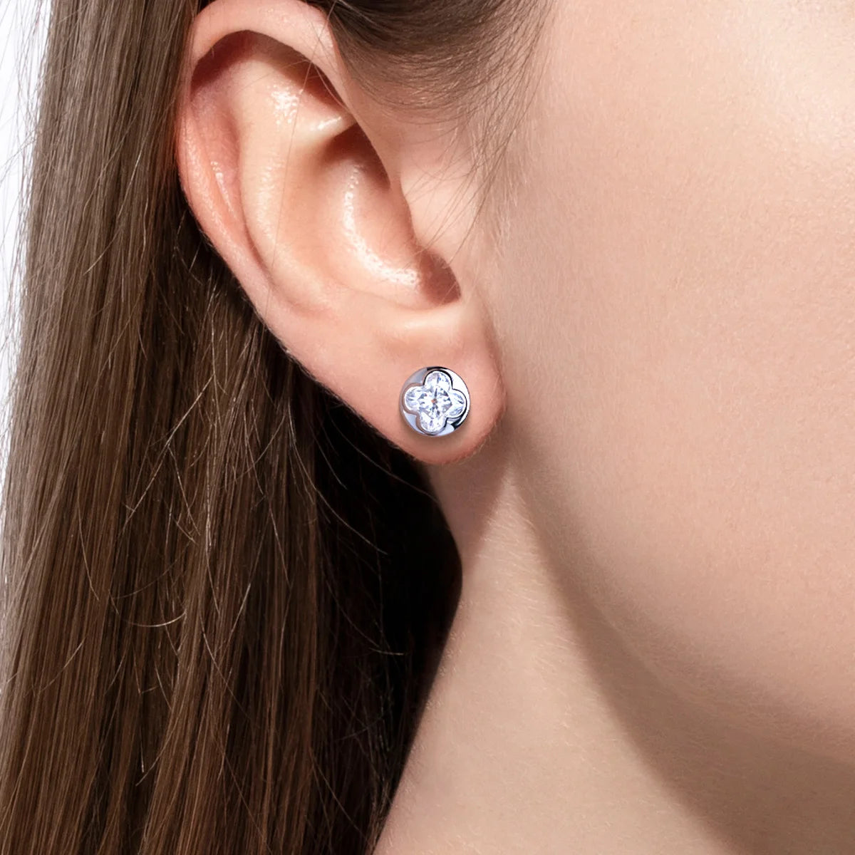 2 CTTW Four-Leaf Clover Moissanite Stud Earrings