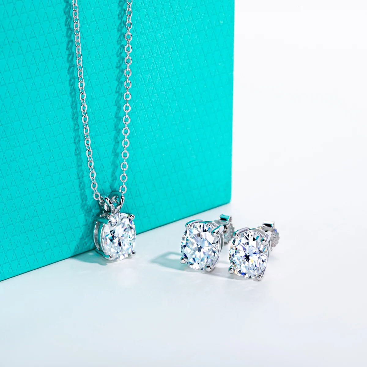 VVS 1 Oval Cut Moissanite Necklace & Earring Set