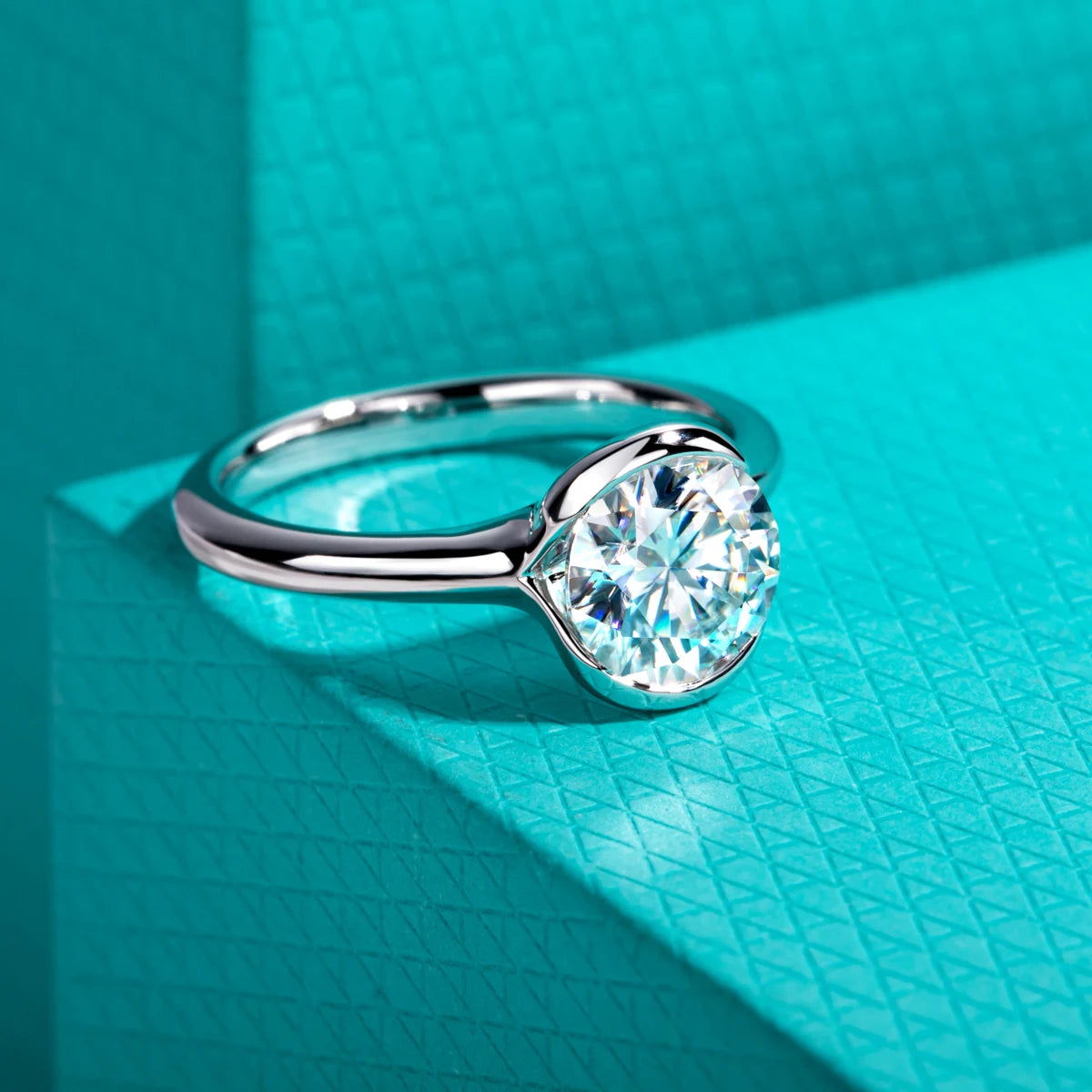 2 CT Bezel Round Cut Moissanite Engagement Ring