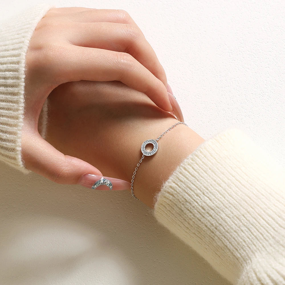 Hollow Circle Moissanite Bracelet