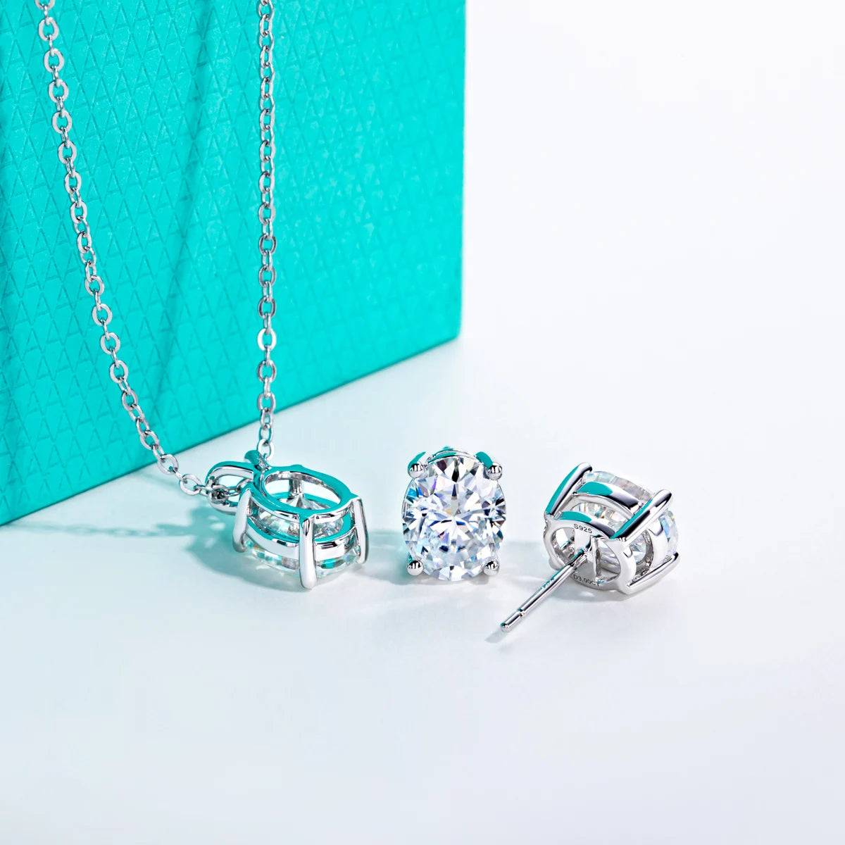 VVS 1 Oval Cut Moissanite Necklace & Earring Set