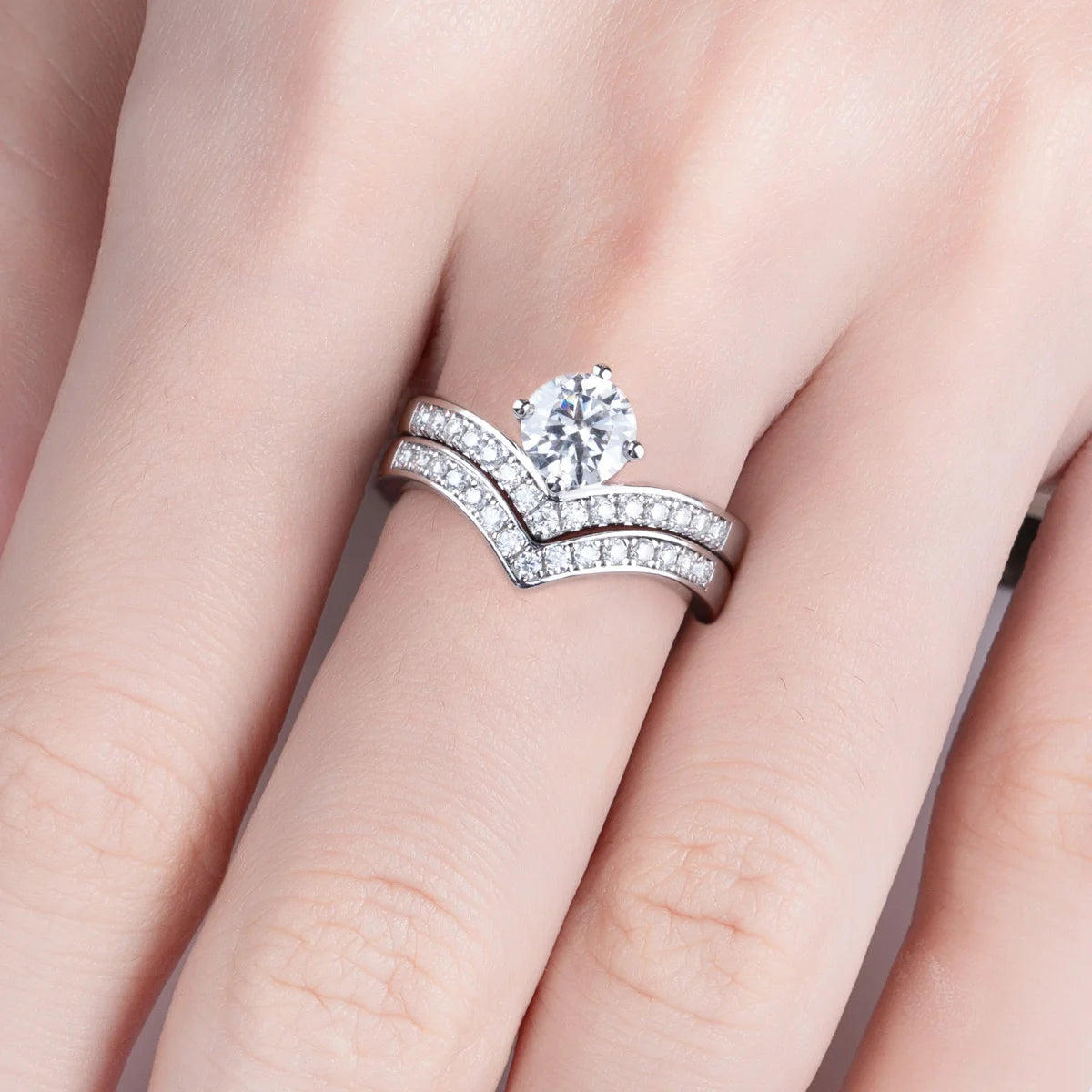 1 CT Round Cut Moissanite Engagement Ring Set