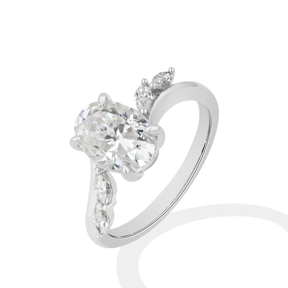 2 CT Oval Cut Moissanite Engagemeny Ring