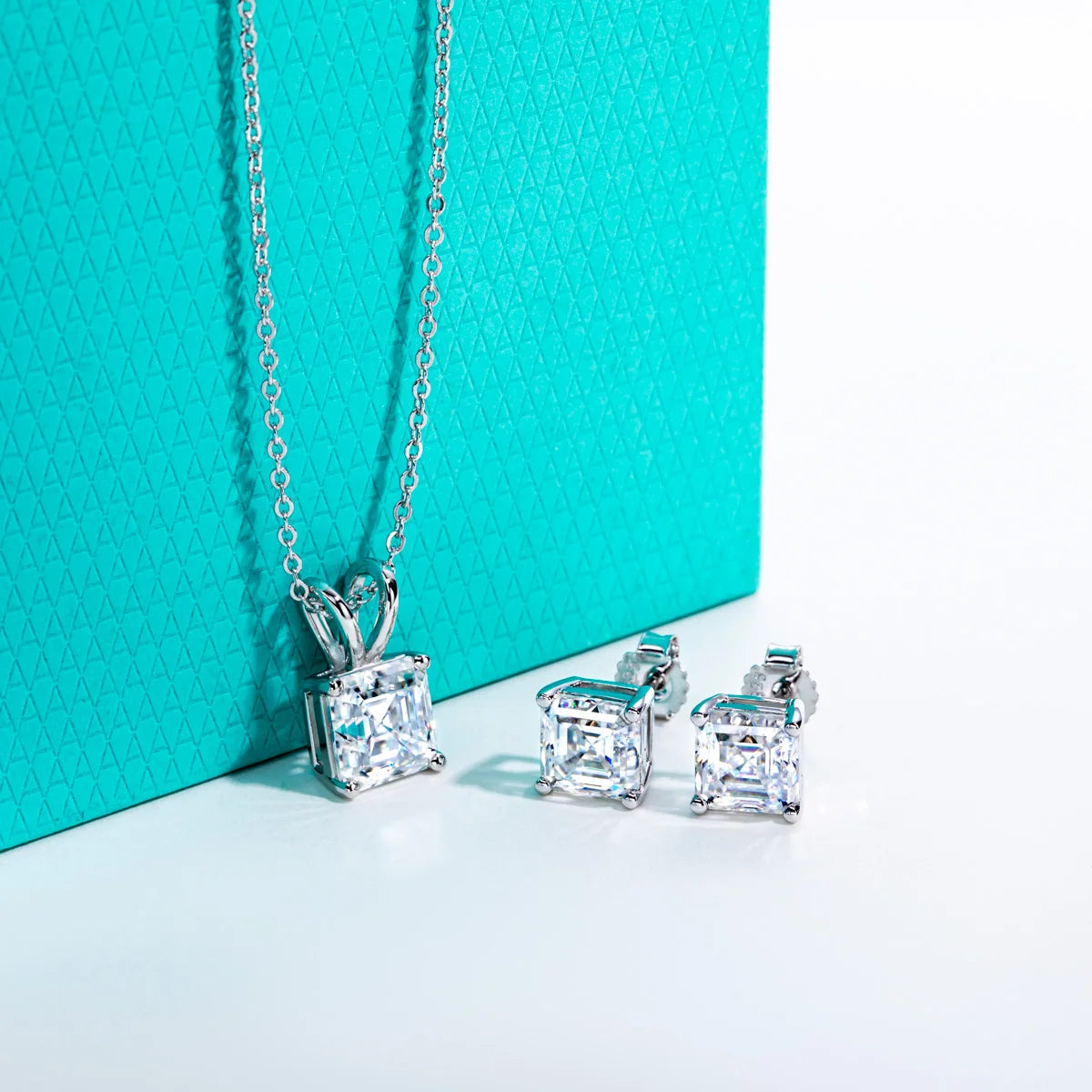 VVS1 Asscher Cut Moissanite Necklace & Earrings Set