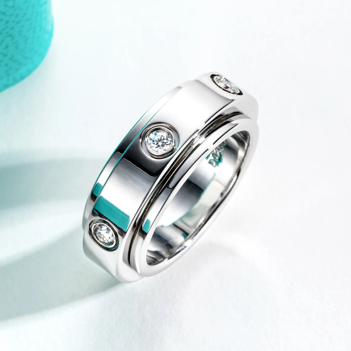 2.5MM VVS1 Moissanite Mens  Spinner Wedding Band