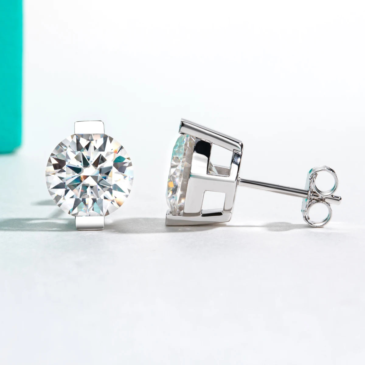 1CTTW - 6CTTW Round Cut Moissanites Stud Earrings