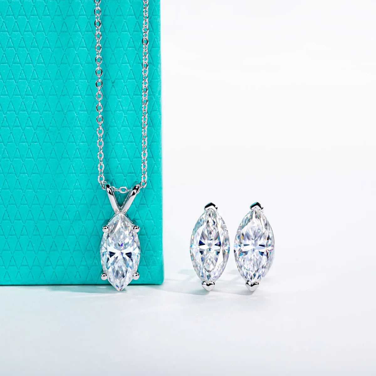 VVS 1 D Color Marquise Cut Moissanite Necklace-Earstud Set
