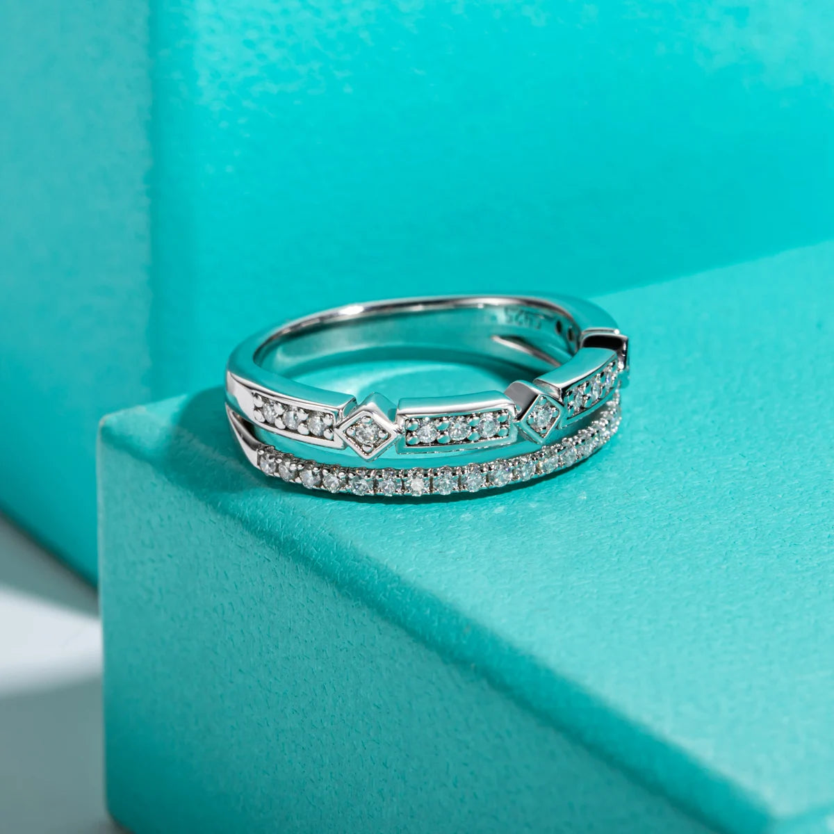 VVS1 D Color Moissanite Wedding Band