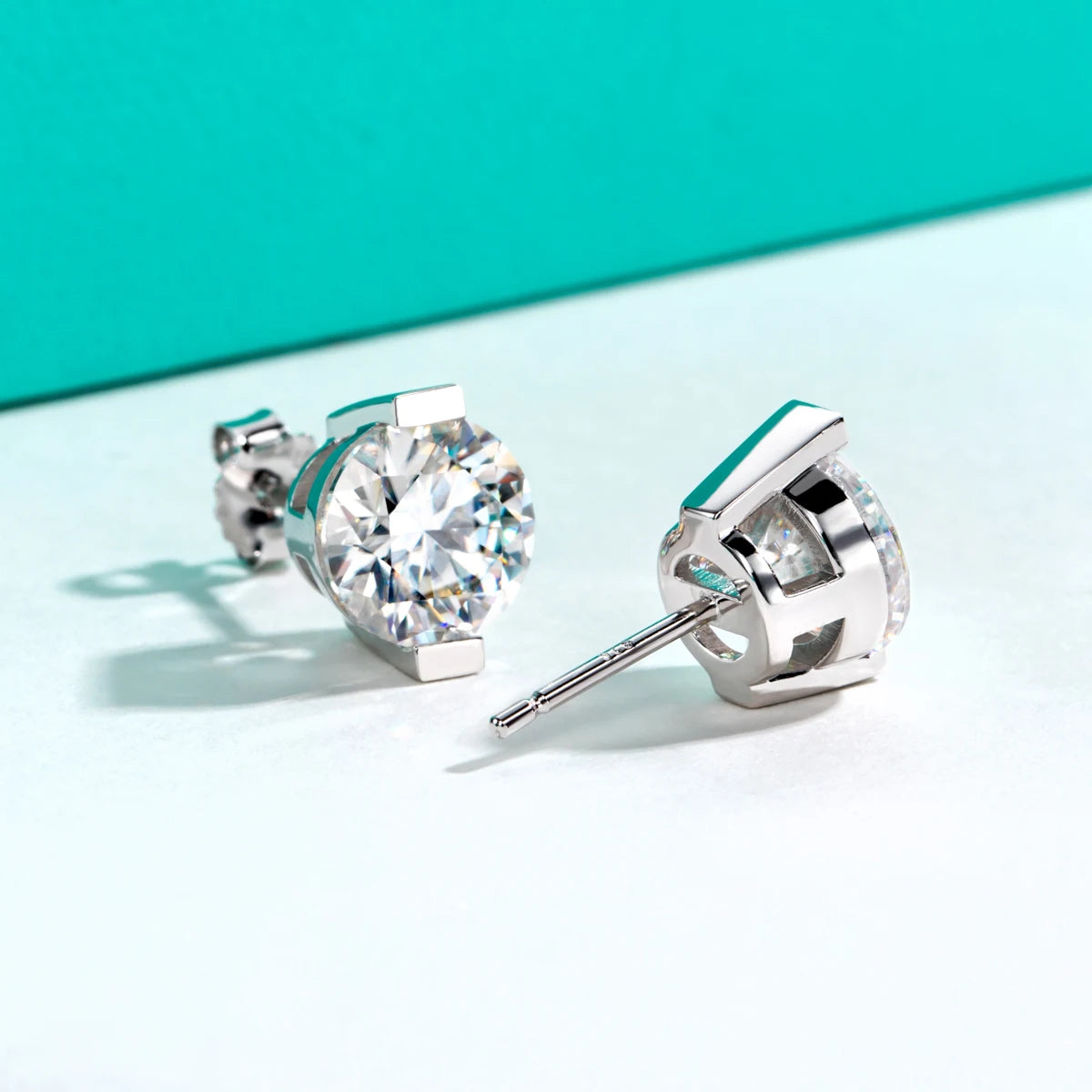 1CTTW - 6CTTW Round Cut Moissanites Stud Earrings