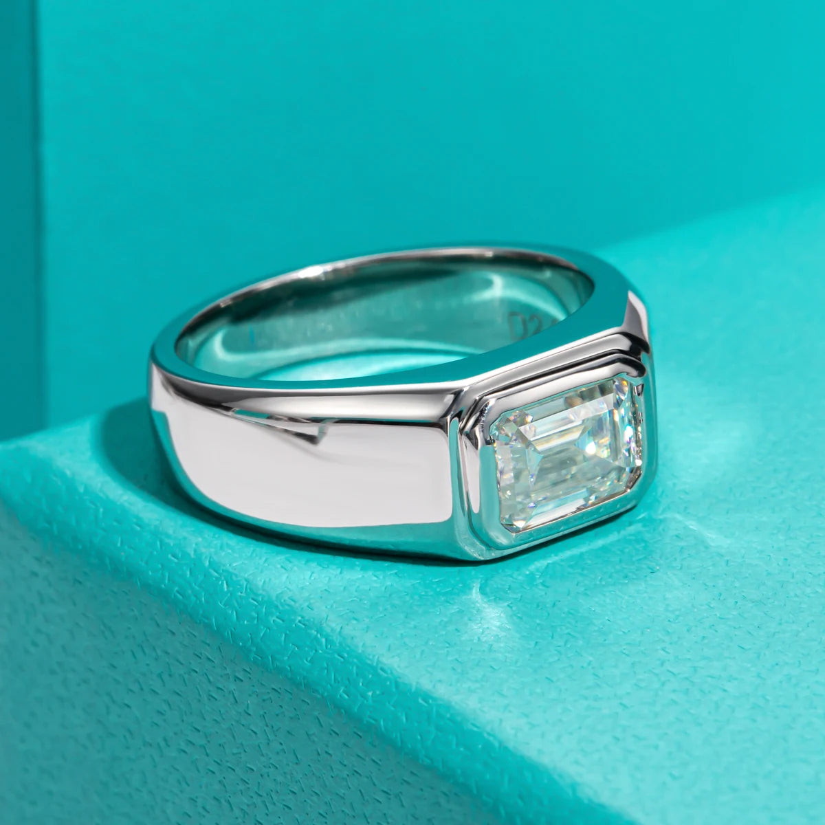 2 CT Men’s Emerald Cut Moissanite Ring