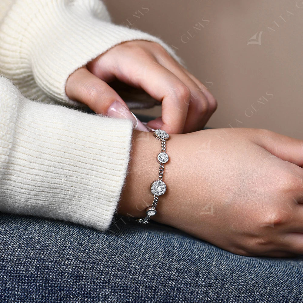 Luxury Round Halo Moissanite Bracelet