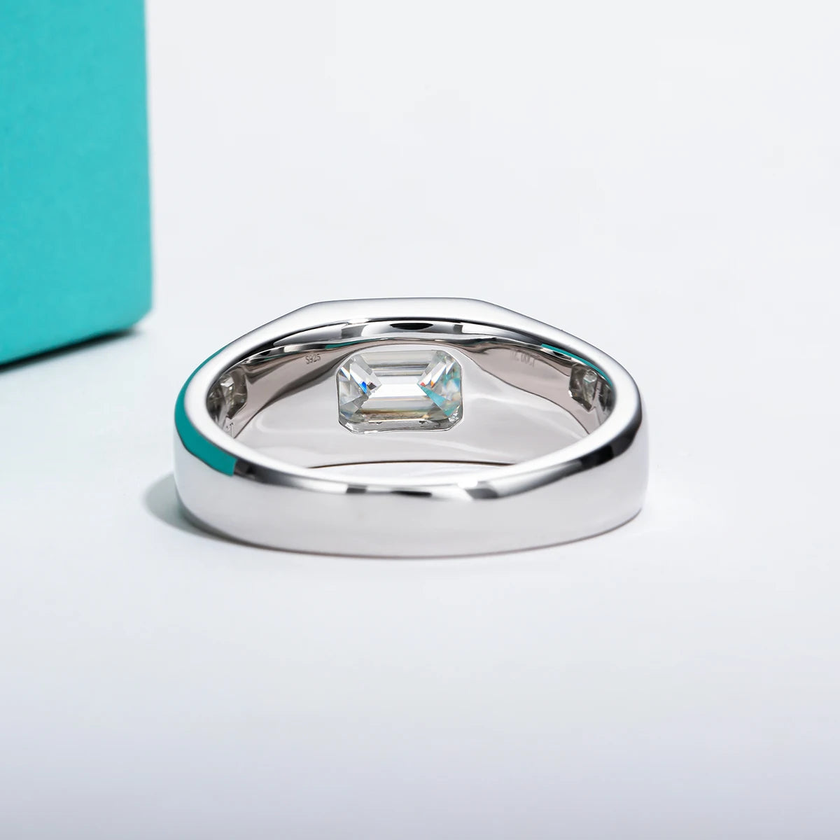 2 CT Men’s Emerald Cut Moissanite Ring