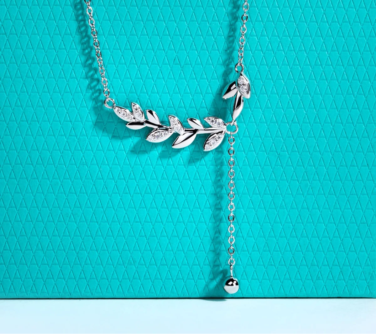 VVS1 D Color Flower Moissanite Necklace
