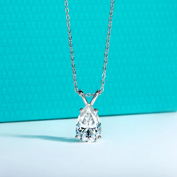 VVS1 D Color Pear Cut Moissanite Pendant Necklace