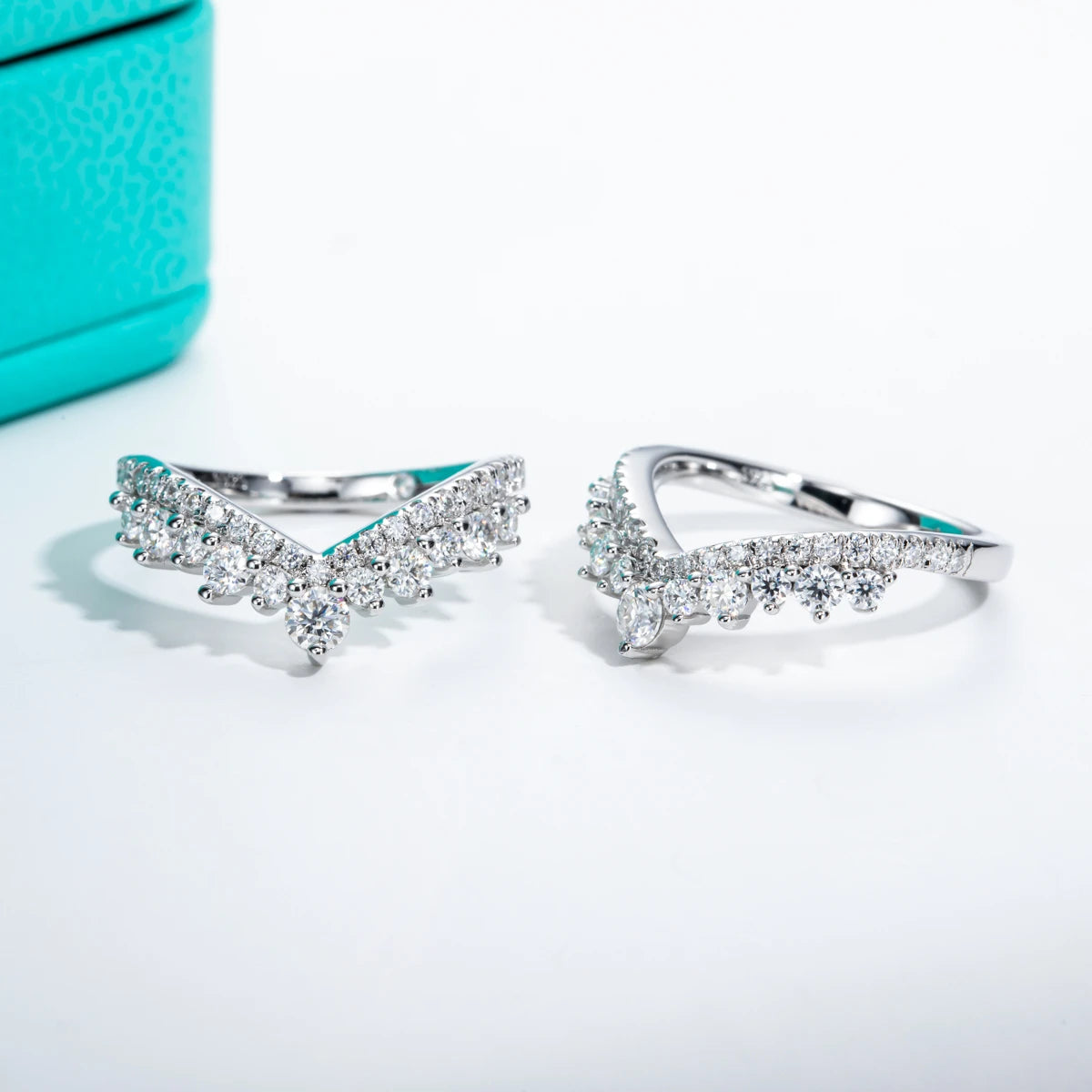 GK Moissanites 3mm Moissanite Heart Shape Wedding Bands