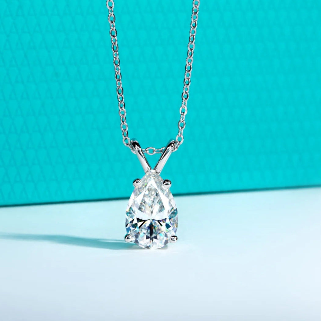 VVS1 D Color Pear Cut Moissanite Pendant Necklace