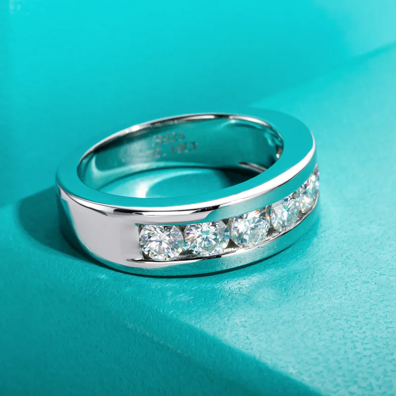 GK Moissanites 4mm Moissanite Wedding Band