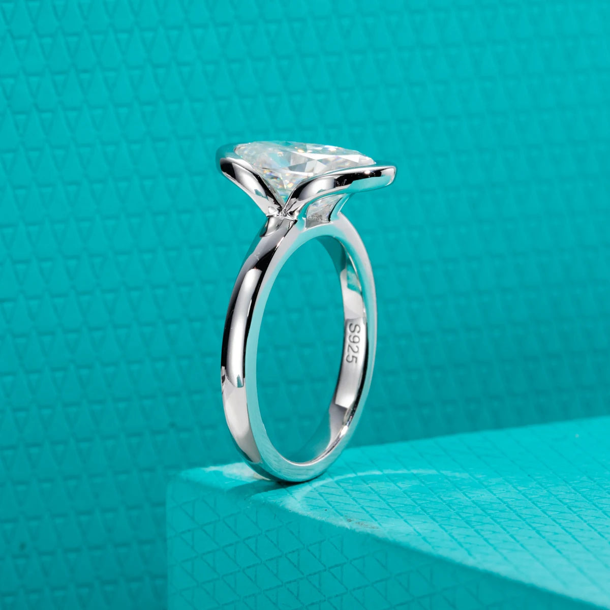 3 CT Oval Cut Moissanite Engagement Ring