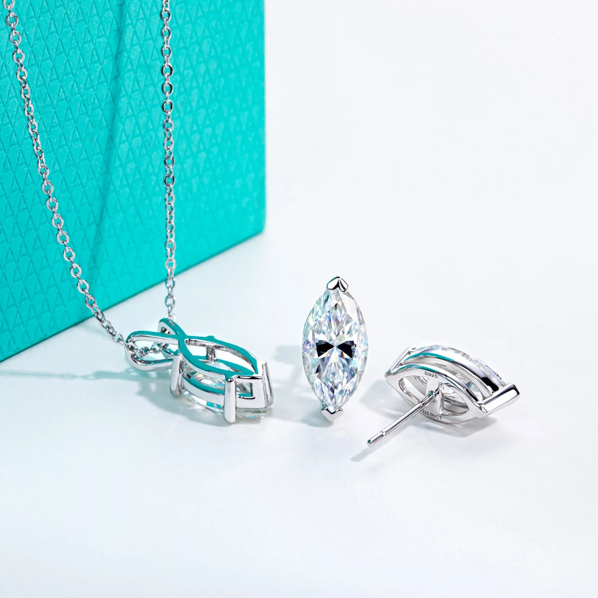 VVS 1 D Color Marquise Cut Moissanite Necklace-Earstud Set