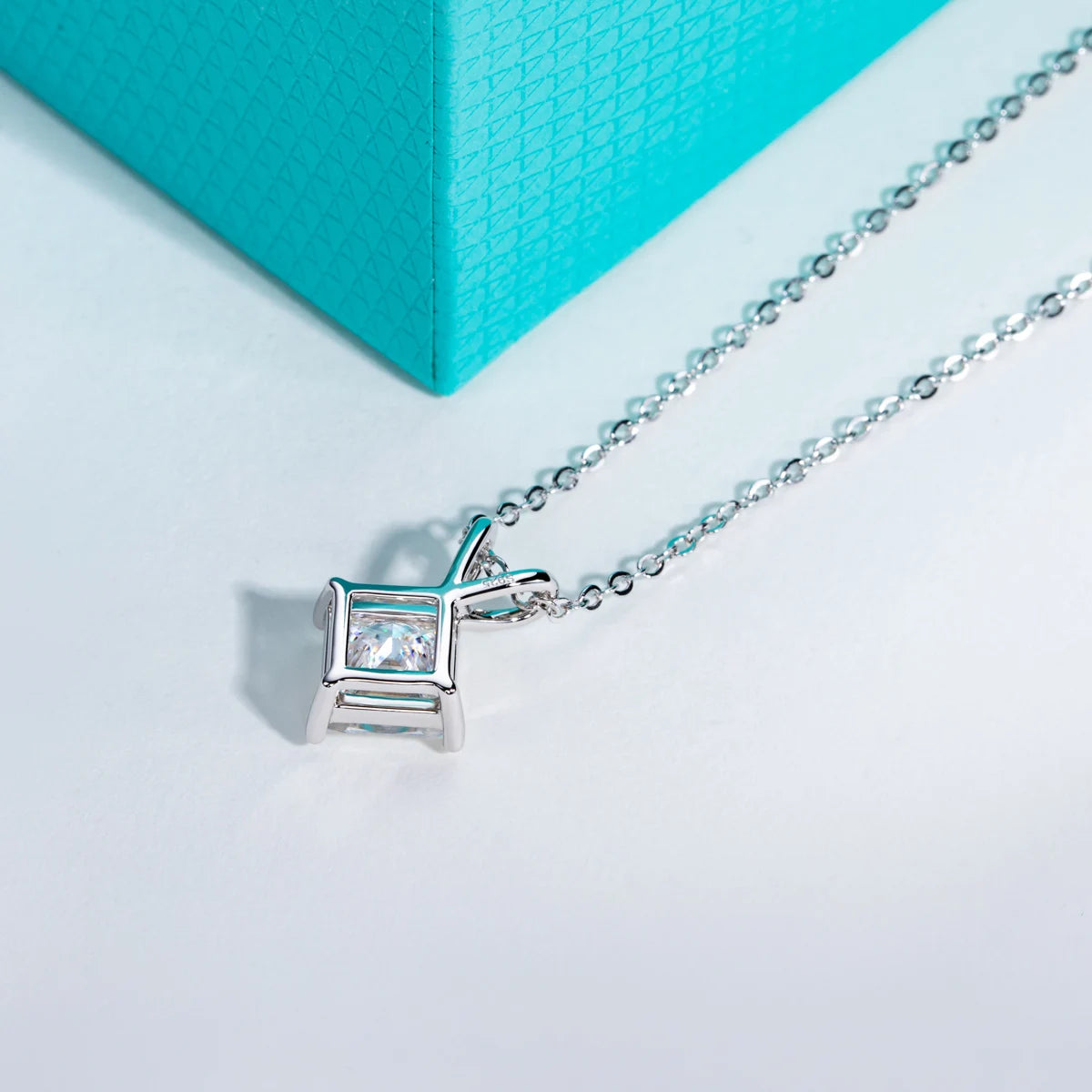 VVS1 D Color Princess Cut Moissanite Pendant Necklace