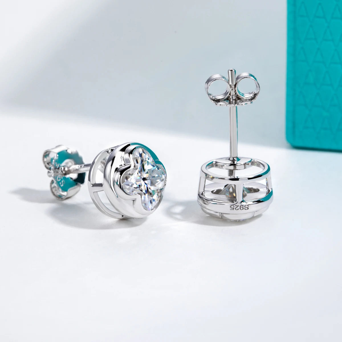 2 CTTW Four-Leaf Clover Moissanite Stud Earrings