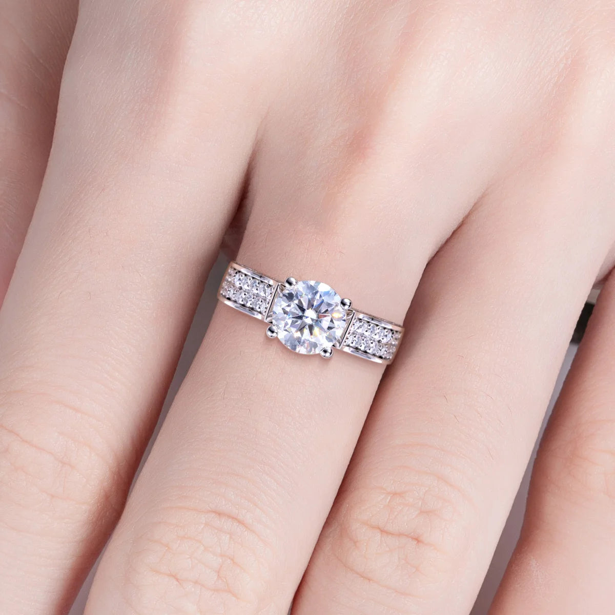 2 CT Round Cut Moissanite Engagement Ring