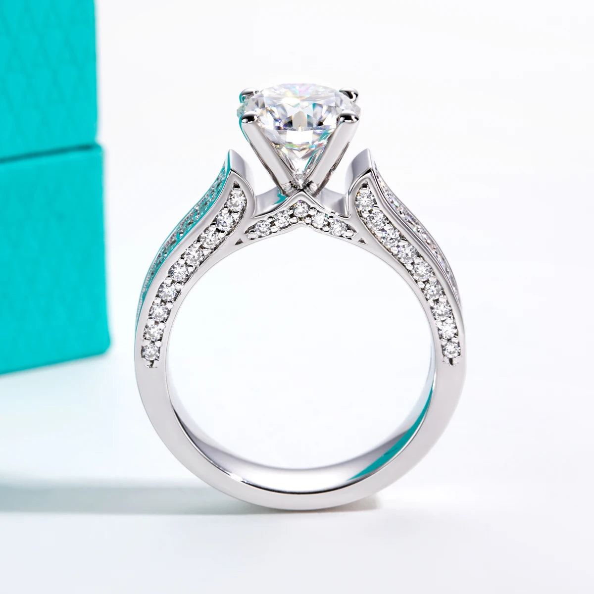 2 CT Round Cut Moissanite Engagement Ring